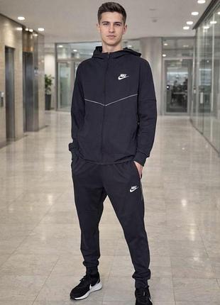 Чоловічий спортивний костюм nike з капюшоном