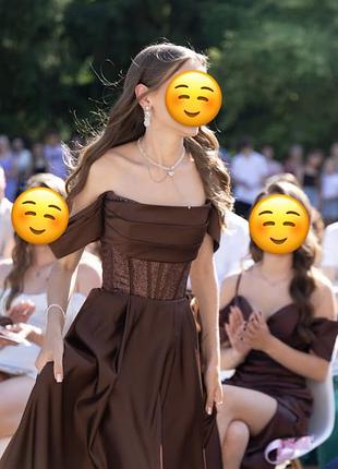 Сукня випускна