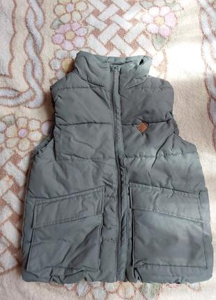 Продам жилетку ,ф reserved, р.122см