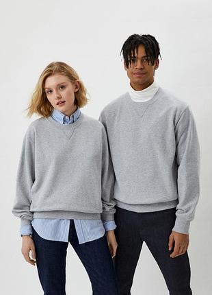 Базовый трикотажный свитшот свободного кроя от бренда uniqlo унисекс