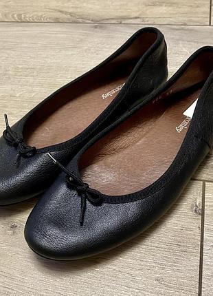 Кожаные балетки russell & bromley оригинал италия черные туфли 39