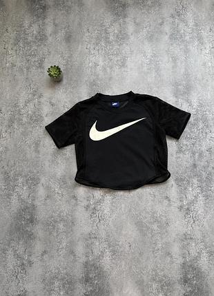 Жіноча футболка nike swoosh