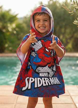 Полотенце-пончо marvel spider-man с ярким принтом паука человека на сине-красном фоне