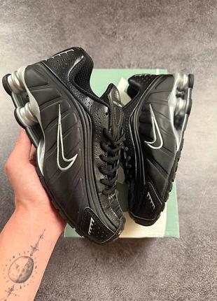 Nike shox r4 black grey