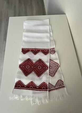 Пара полотенец с вышивкой.
