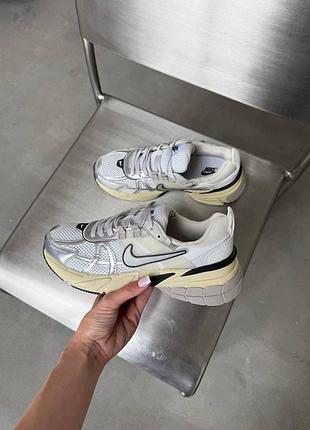Nike v2k run premium 2