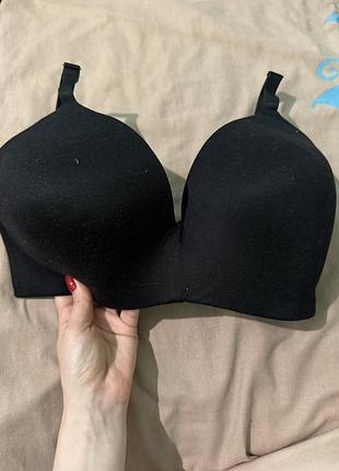 Чорний безшовний бюстгальтер primark розмір 75g / 34f без кісточок гладкий ліфчик