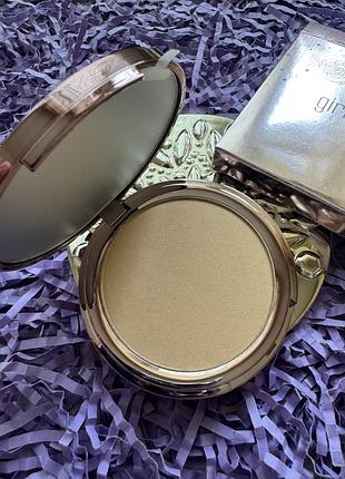 Роскошная невесомая подсвечивающая пудра girlactik luminous face powder, оттенок light. оригинал