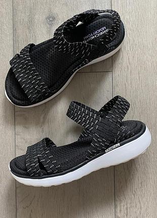 Босоніжки skechers 36р. оригінал