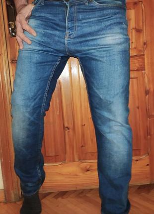 Стильная фирменные джинсы джинсы slim бренда (straight) new look прямого кроя синего цвета.л-хл.uk 34s / eu 86см