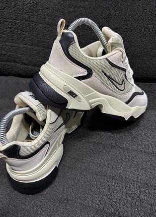 Кроссовки женские nike