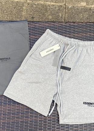 Шорти essentials