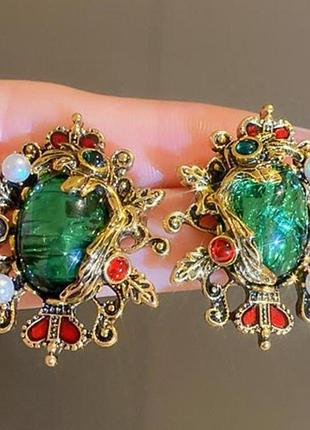 Изысканные серьги 👑 в геральдическом стиле корона с переливающейся как перламутр подложкой, серёжки
