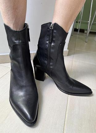 Продам шкіряні козаки zara