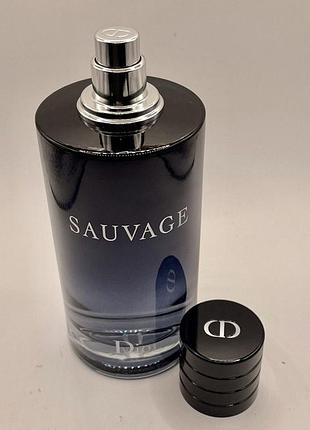 Dior sauvage eau de parfum 100 мл парфюм для мужчин - стойкий древесно-фужерный аромат с нотами бергамота, лаванды и амброксан