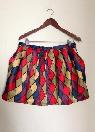 Пышная яркая юбка