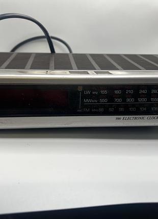 Вінтажний радіогодинник philips 39