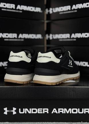 Under armour essential runner black white 5