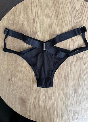 Трусики victoria’s secret, розмір s, прозора сітка, складни і цікавий крій з подвійним поясом і сполучною частиною між ними по боках