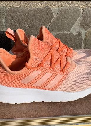 Кросівки adidas. 40 розмір. бу. в гарному стані