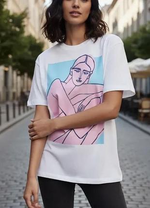 Футболка жіноча оверсайз zara білого кольору з принтом дівчини бавовна eur l