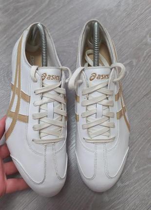 Фирменные женские кроссовки asics