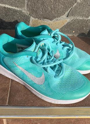 Кросівки спортивні nike