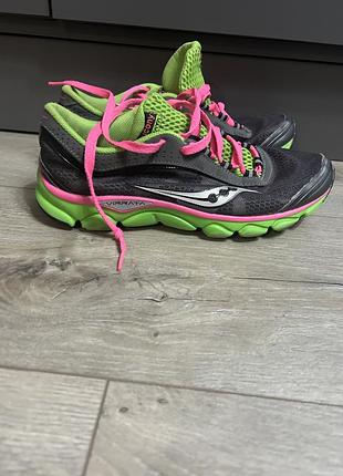 Кросівки saucony