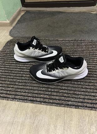 Продам орігінальні кросівки nike air zoom elite 9 running shoes. розмір us 10 44, устілька 28 см.