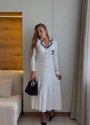 Сукня в стилі бренду