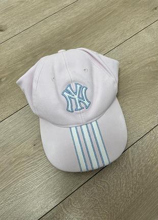 Рожева кепка adidas & new era
