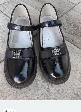 Туфли девочке, 33 размер.