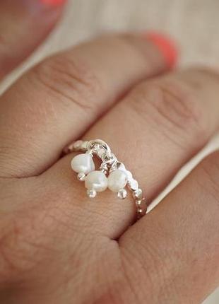 Красивое колечко с жемчужинками