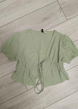Нежная трикотажная блуза топ жатка на завязках h&amp;m / divided, размер l
