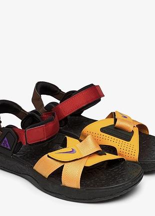 Nike acg air deschutz+ brown red yellow
