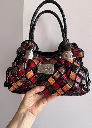 Сумка dolce & gabbana-жіноча,яскрава,ексклюзивна,з кольорових плетених смужок лакованої еко шкіри