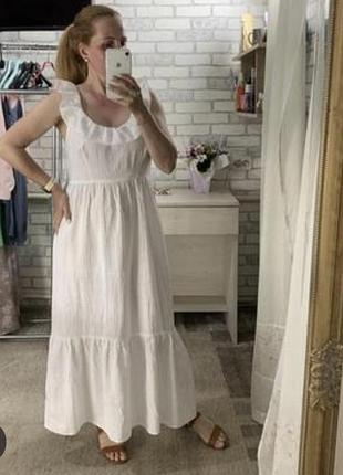 Красиве з воланом на горловині плаття 👗