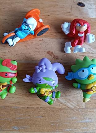 Набор игрушек из mcdonald's (sanrio и sonic)
продаю набор фигурок из happy meal.