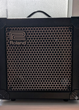 Компактный гитарный усилитель roland 15x cube