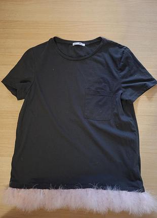 Футболка zara trafaluc с розовыми перьями