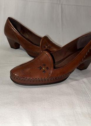 Туфлі *clarks* шкіра німеччина р.39 (25.50)