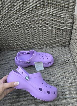 Сабо в лавандовом цвете crocs classic platform w7-37/38