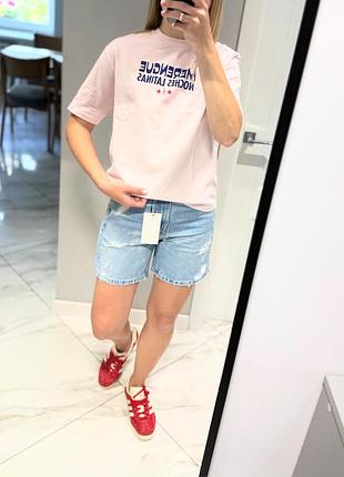 Жіноча щільна футболка оверсайз з надписами zara розмір с