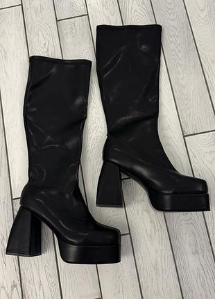 Чорні чоботи на масивному підборі у стилі naked wolfe spice 🖤