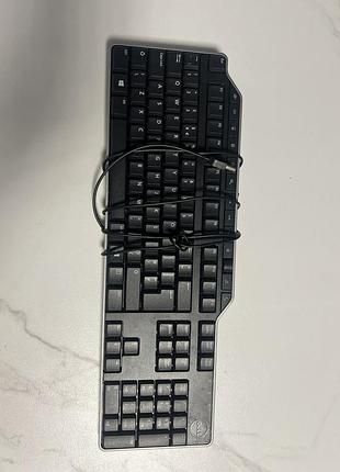 Дротова клавіатура dell kb813 smartcard у чорному кольорі