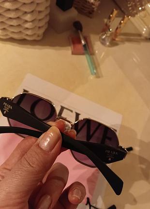 Очки солнцезащитные prada