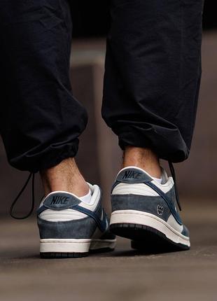 Кроссовки nike sb dunk low x kaws white blue 8
