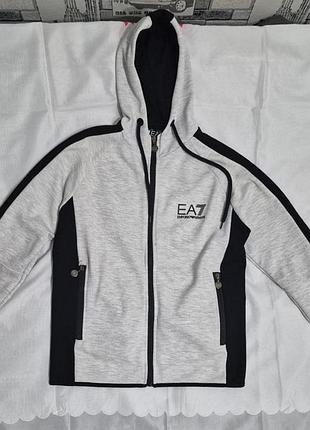 Спортивный костюм от бренда ea7 emporio armani