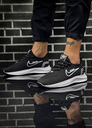 Мужские кроссовки nike черно белые сетка летние весенние / стильные мужские кроссы найк на легкой подошве размер 41