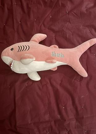 Рожева мʼяка іграшка акула shark